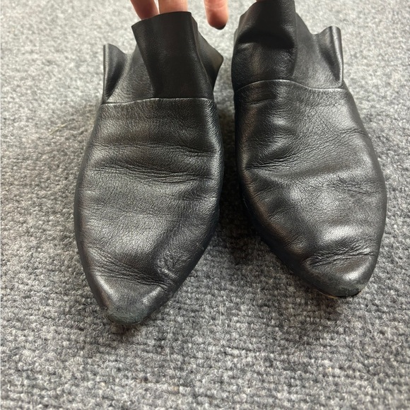 FREE PEOPLE Women’s Black Leather Sienna Slip-On Ruffle Mules Slides size: 7 - Picture 4 of 13